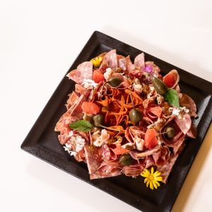 LES PLATEAUX - CHARCUTERIES