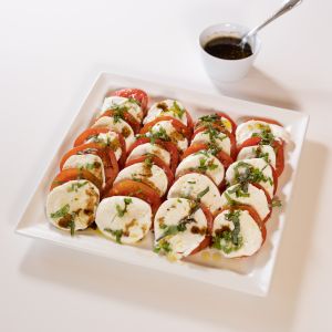 LES PLATEAUX - TOMATE CAPRESE