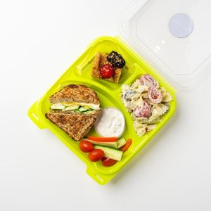BOÎTE À LUNCH - SANDWICH AUX OEUFS SUR PAIN DE GRAINS GERMÉS